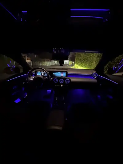 Mercedes-Benz CLA 220 Shooting Brake — Élégance break diesel 4Matic, 70'000 km — Miniatura 8
