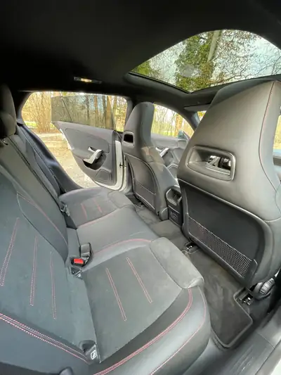 Mercedes-Benz CLA 220 Shooting Brake — Élégance break diesel 4Matic, 70'000 km — Miniatura 7