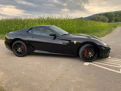 Ferrari 599 GTB — Le coupé sportif italien mythique, 620 ch purs — Heckansicht