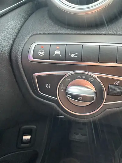 Mercedes-Benz C 220 d AMG Line 4Matic — Break diesel performant, sans sinistre — Miniatur 9