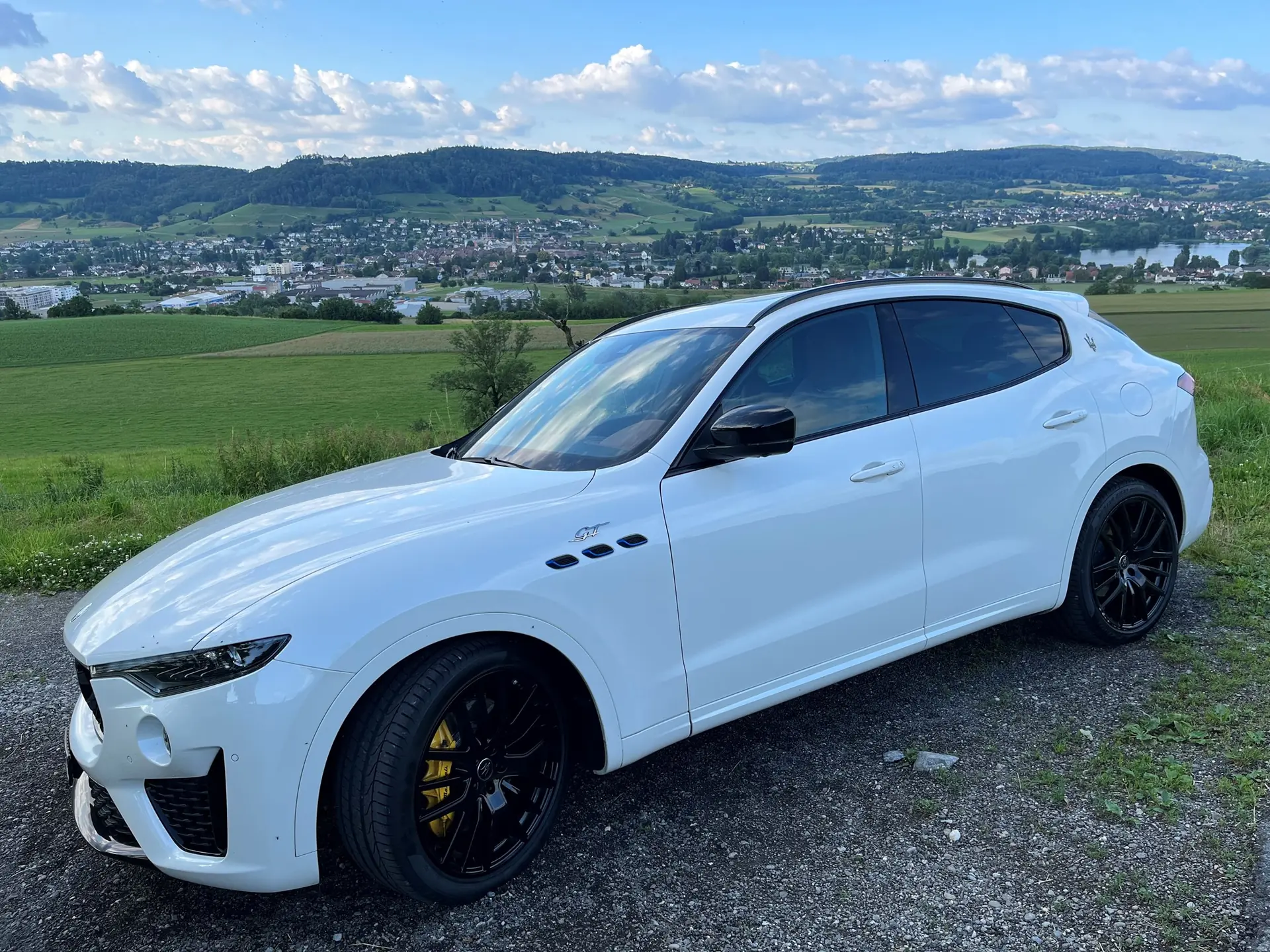 Maserati Levante 2.0 MHEV GT — SUV hybride premium, 48'000 km seulement — vista esterna