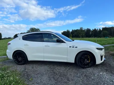 Maserati Levante 2.0 MHEV GT — SUV hybride premium, 48'000 km seulement — côté