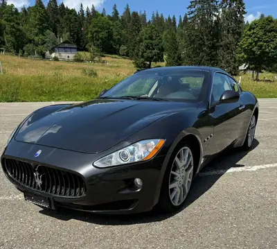 Maserati GranTurismo Automatica 2008 — Coupé sport élégant, 73'350 km, sans sinistre — vista esterna