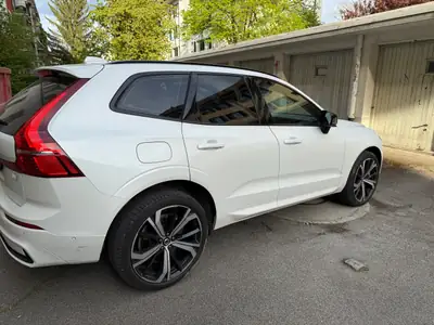 Volvo XC60 T8 eAWD Plug-in Hybrid — SUV Premium 455 ch, consommation ultra-réduite — Seitenansicht