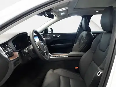Volvo XC60 T8 eAWD Plug-in Hybrid — SUV Premium 455 ch, consommation ultra-réduite — Innenraum