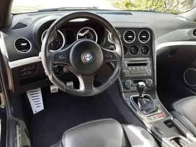 Alfa Romeo Spider 1.8 TBi — Cabriolet légendaire, moteur turbo, parfait état été — Detail