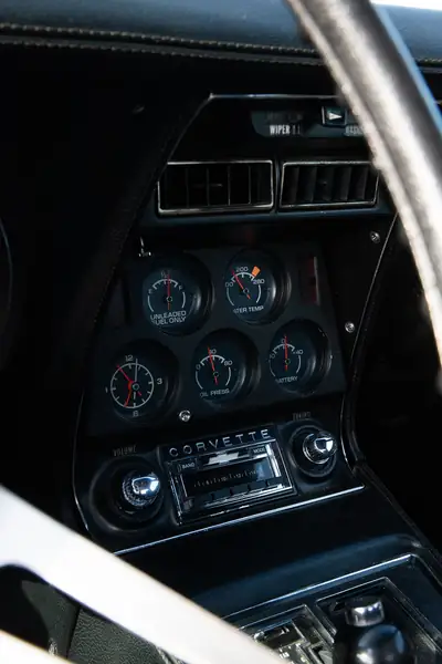 Chevrolet Corvette C3 Targa 1975 — Légendaire muscle car américain, état exceptionnel — Miniatur 7