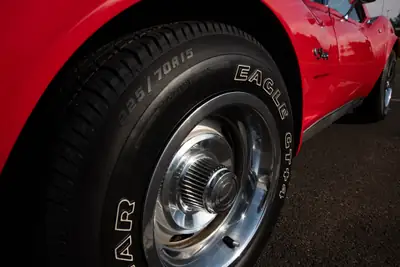 Chevrolet Corvette C3 Targa 1975 — Légendaire muscle car américain, état exceptionnel — Miniatur 10