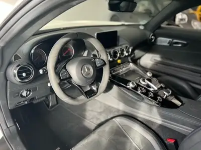 Mercedes-AMG GT R — Coupé sport pur, 585 ch et seulement 9'800 km — Detail
