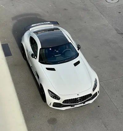 Mercedes-AMG GT R — Coupé sport pur, 585 ch et seulement 9'800 km — Armaturenbrett