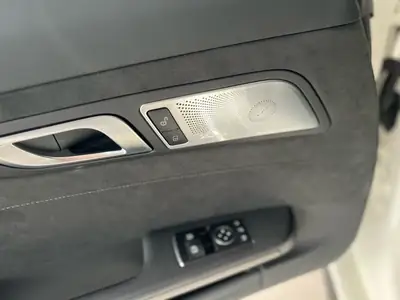 Mercedes-AMG GT R — Coupé sport pur, 585 ch et seulement 9'800 km — Miniatur 8