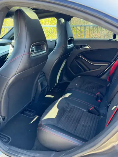 Mercedes-Benz CLA 250 Sport — Berline compacte 4Matic, 162'000 km, version sportive équipée — Thumbnail 9