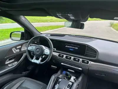Mercedes-Benz GLE 63 S AMG 4Matic+ — SUV haute performance, équipement complet — Thumbnail 7