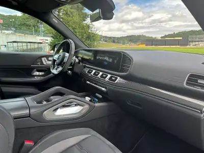 Mercedes-Benz GLE 63 S AMG 4Matic+ — SUV haute performance, équipement complet — Thumbnail 8