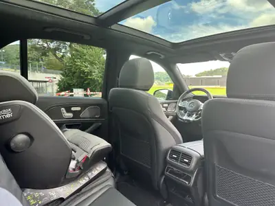 Mercedes-Benz GLE 63 S AMG 4Matic+ — SUV haute performance, équipement complet — Thumbnail 11