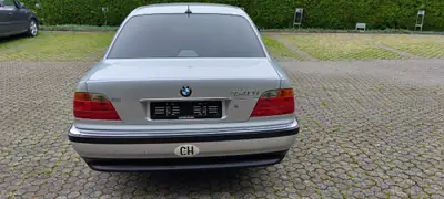 BMW 740i — Berline de prestige, moteur 4.4L performant, sans sinistre — Innenraum