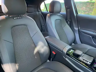 Mercedes-Benz Classe A 250e — Hybride rechargeable, 100 km seulement, finition AMG — Miniatur 9
