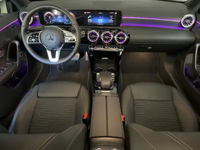 Mercedes-Benz Classe A 250e — Hybride rechargeable, 100 km seulement, finition AMG — Miniatur 11