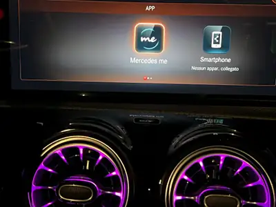 Mercedes-Benz Classe A 250e — Hybride rechargeable, 100 km seulement, finition AMG — Miniatur 13