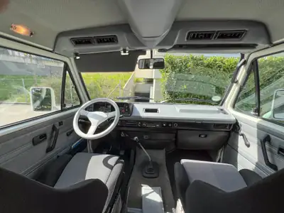 VW T3 Multivan Whitestar — L'icône du voyage familial, climatisé et sans sinistre — cruscotto