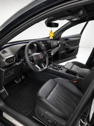 CUPRA Formentor 2.0 TSI VZ 4Drive — SUV coupé haute performance, transmission intégrale — dashboard