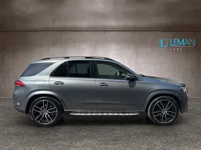 Mercedes-Benz GLE 300 d 4Matic AMG Line — SUV 7 places diesel, pack premium et assistance avancée — intérieur