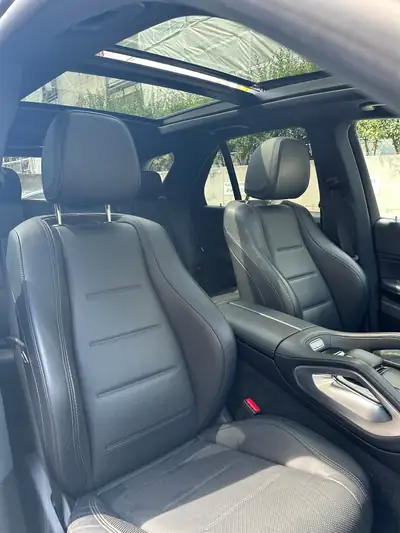 Mercedes-Benz GLE 300 d 4Matic AMG Line — SUV 7 places diesel, pack premium et assistance avancée — Miniature 12