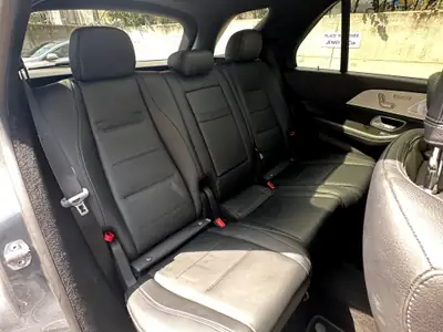Mercedes-Benz GLE 300 d 4Matic AMG Line — SUV 7 places diesel, pack premium et assistance avancée — Miniature 14