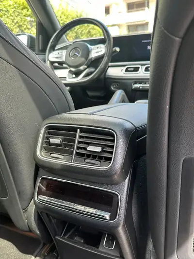 Mercedes-Benz GLE 300 d 4Matic AMG Line — SUV 7 places diesel, pack premium et assistance avancée — Miniature 13