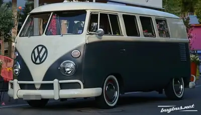 VW T1 Bulli Typ 23 — L'icône de la route, 1962, moteur original 1.6L — Außenansicht