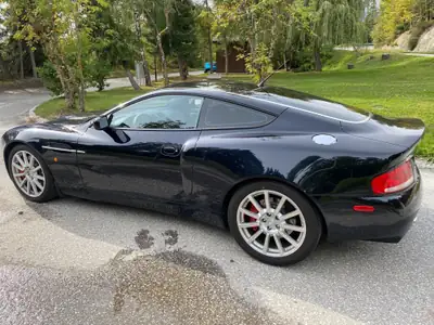Aston Martin V12 Vanquish S — Coupé sport britannique d'exception, 29'000 km seulement — Armaturenbrett