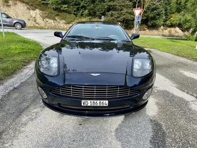 Aston Martin V12 Vanquish S — Coupé sport britannique d'exception, 29'000 km seulement — Innenraum