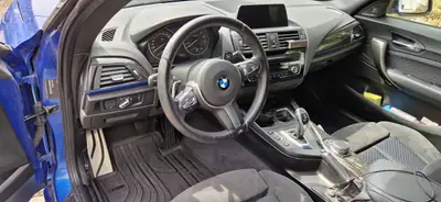 BMW M135i Steptronic — Coupé sportif 326 ch, traction arrière rare et équipé Bilstein — Armaturenbrett