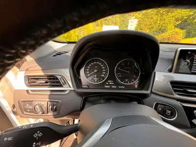 BMW X1 sDrive 18d — SUV compact fiable, diesel économe, 157'000 km — côté