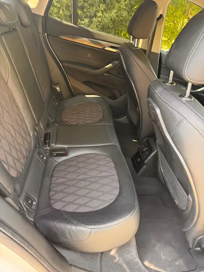 BMW X1 sDrive 18d — SUV compact fiable, diesel économe, 157'000 km — intérieur