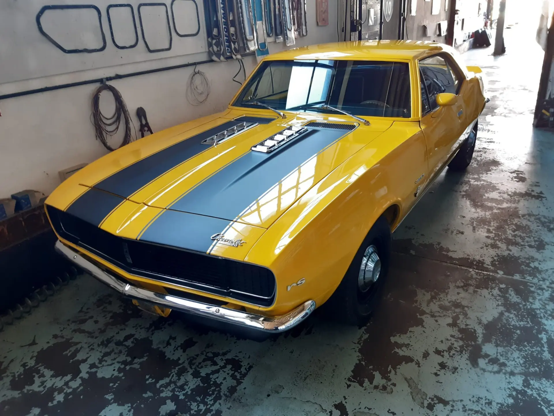 Chevrolet Camaro RS 1967 — Muscle car légendaire, seulement 11'860 km