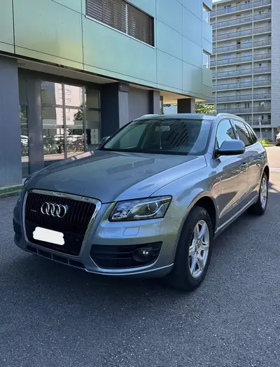 Audi Q5 3.0 TDI quattro — SUV premium diesel tout-terrain, sans accident — vue extérieure