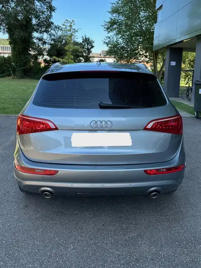 Audi Q5 3.0 TDI quattro — SUV premium diesel tout-terrain, sans accident — tableau de bord