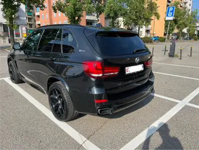 BMW X5 xDrive 40e iPerformance — SUV hybride rechargeable, 313 ch et consommation réduite — Detail
