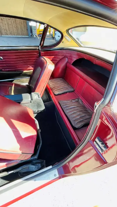 Volvo P1800 1963 — L'icône suédoise aux 74 500 km, coupé sport vintage authentique — tableau de bord