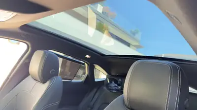 Jaguar E-PACE P200 R-Dynamic S AWD — SUV élégant, 69 000 km, transmission automatique — detail