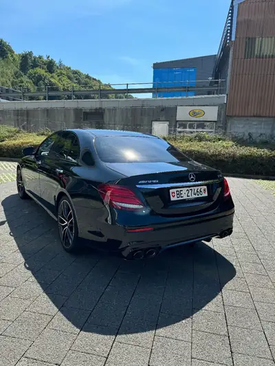 Mercedes-Benz E 53 AMG — Berline sportive 435 ch, première main, kilométrage modéré — arrière