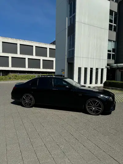 Mercedes-Benz E 53 AMG — Berline sportive 435 ch, première main, kilométrage modéré — tableau de bord