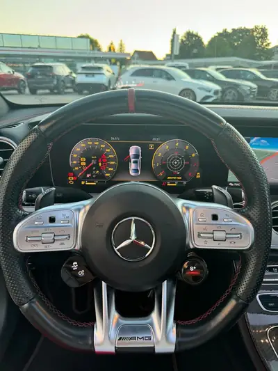 Mercedes-Benz E 53 AMG — Berline sportive 435 ch, première main, kilométrage modéré — Miniature 9