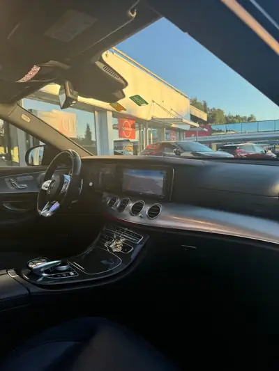 Mercedes-Benz E 53 AMG — Berline sportive 435 ch, première main, kilométrage modéré — Miniature 12