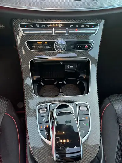 Mercedes-Benz E 53 AMG — Berline sportive 435 ch, première main, kilométrage modéré — Miniature 14