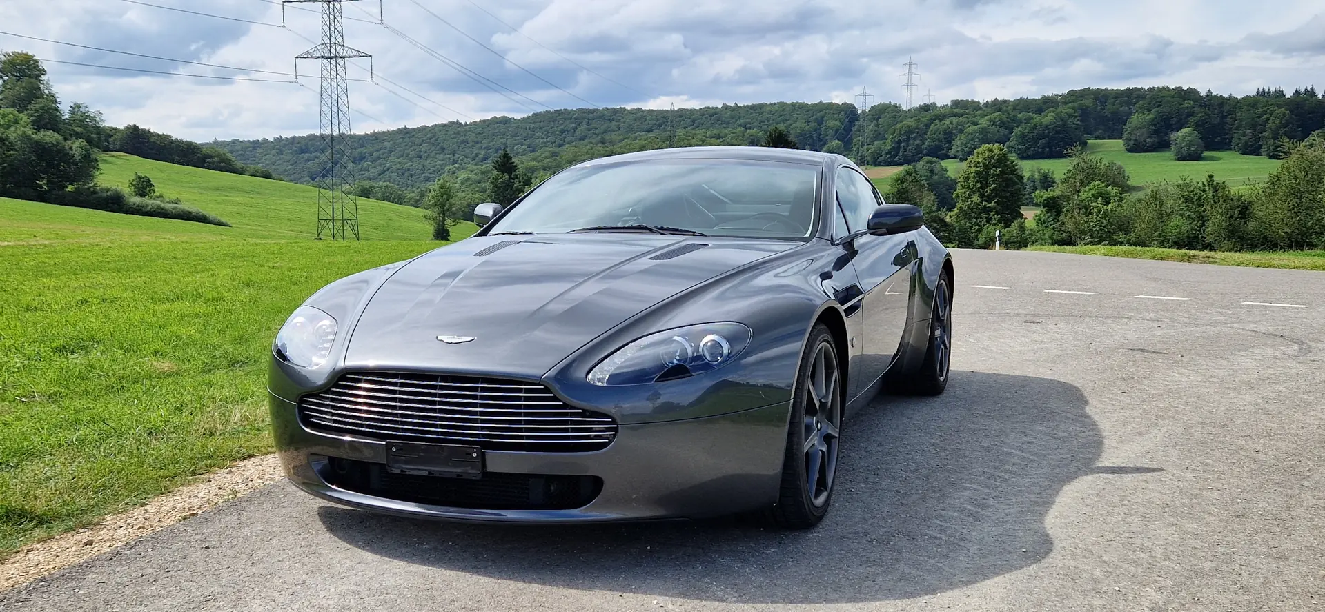 Aston Martin V8 Vantage 4.3 Sportshift — Coupé sport britannique, 385 ch, entretien impeccable