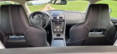 Aston Martin V8 Vantage 4.3 Sportshift — Coupé sport britannique, 385 ch, entretien impeccable — arrière
