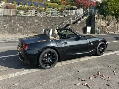 BMW Z4 3.0si Roadster 2006 — Cabriolet sportif sans compromis, 74'000 km — vista esterna