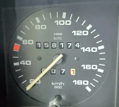 VW T3 Multivan 1988 — Classique culte 6 places, fraîchement révisé — tableau de bord